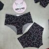 Quần lót Pink nửa mông thun lạnh không viền màu đen hoạ tiết 27172017